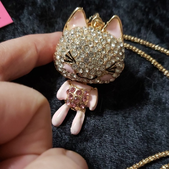 NWT BETSEY JOHNSON SHY PINK KITTY NECKLACE - Picture 2 of 5